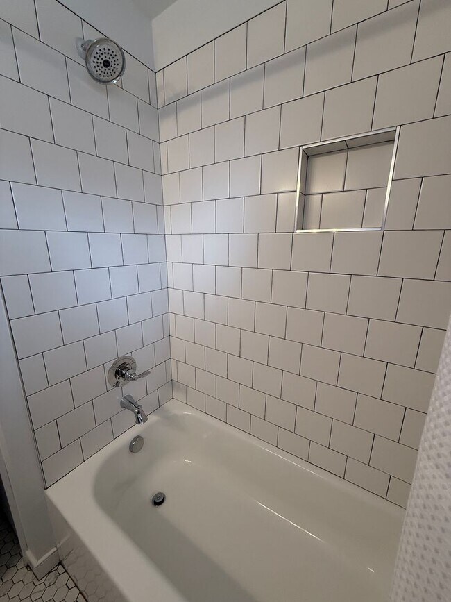 Building Photo - Three Bedroom Two Bath Home in Ridgeview/Parham & Ridge Area. Available in December!