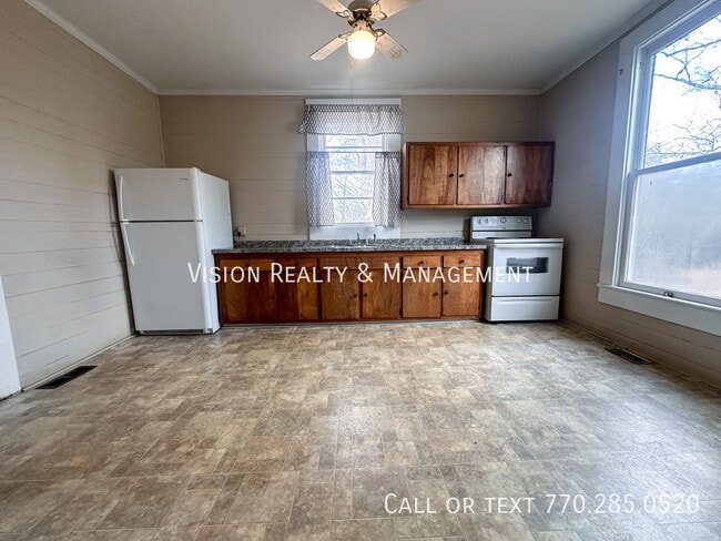 Building Photo - 112B Peachtree St