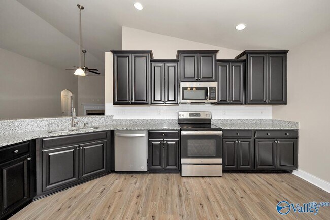 Building Photo - 130 Tybee Dr