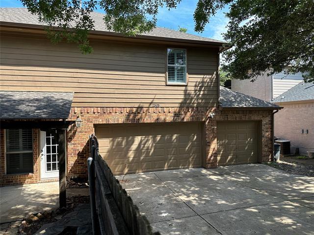 Building Photo - 2305 Falls View Dr