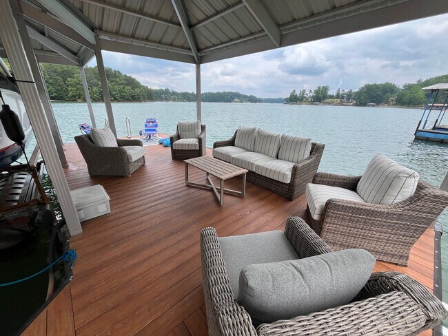 Building Photo - 335 McAlister Rd