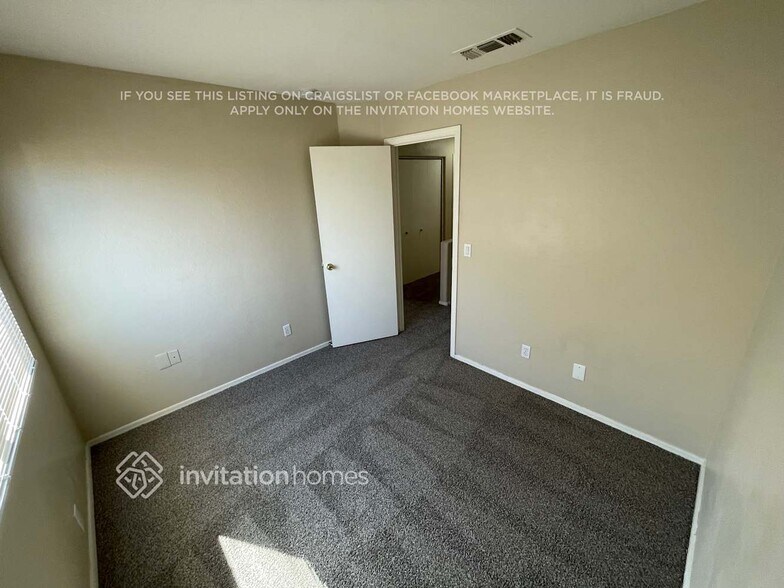 Building Photo - 11239 W Roma Ave