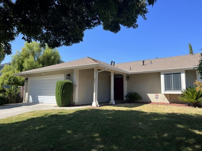 Building Photo - 317 Curie Dr
