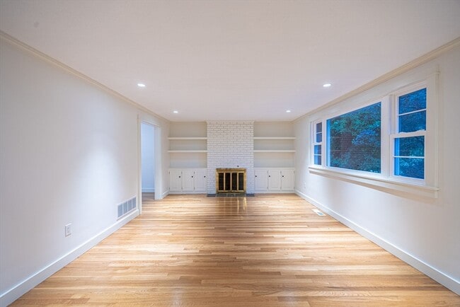 Building Photo - 85 Woodland Rd