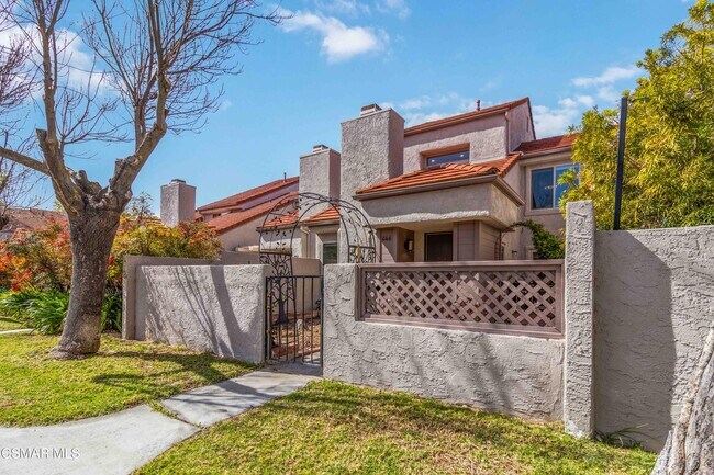 Building Photo - 646 Via Colinas