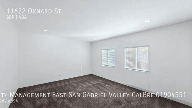 Building Photo - 11622 Oxnard St