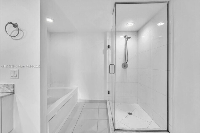 Building Photo - 500 Brickell Ave