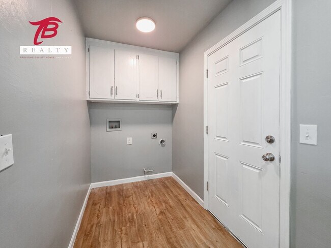 Building Photo - 7101 NW 20th St