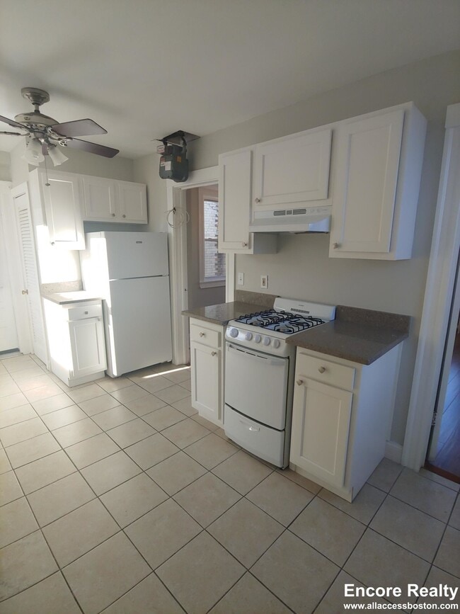 Building Photo - 224 Hanover St