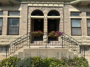 Building Photo - 918-24 Knapp