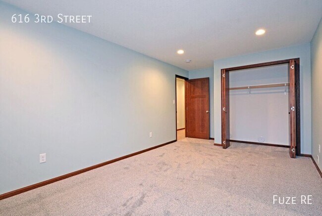 Building Photo - 616 N 3rd St