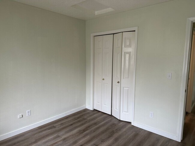 Building Photo - 3412 Manchester Dr