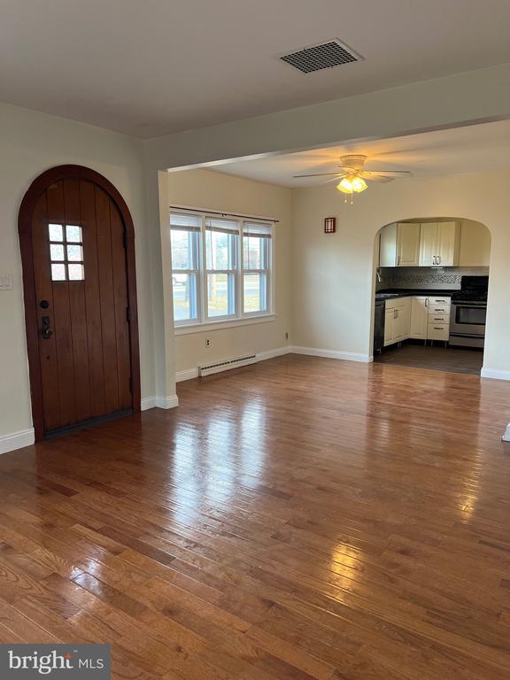 Building Photo - 4950 Perkiomen Ave