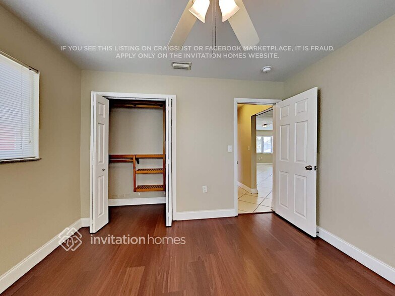 Building Photo - 7041 SW 27th St