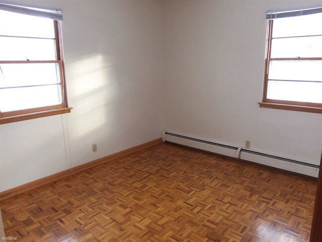 Building Photo - 1 br, 1 bath Apartment - 1534 S 11th St Apt 2