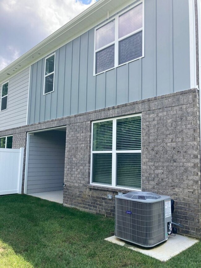 Building Photo - 474 Lydia Ashley Ln