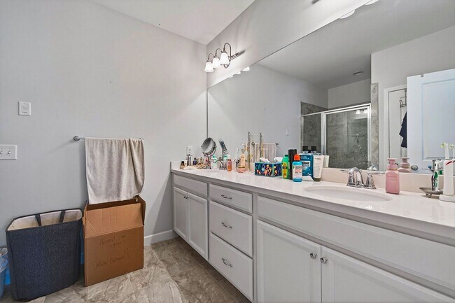 Building Photo - Stunning & Spacious Downtown Kennesaw Townhome 3 Bed 3.5 Bath w/2 Car Garage!