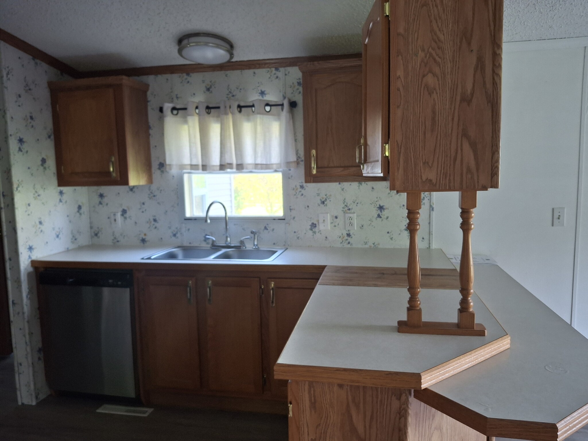 kitchen - 3361 Coykendall Rd