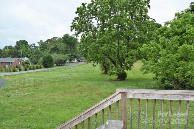 Building Photo - 234 N Eastway Dr