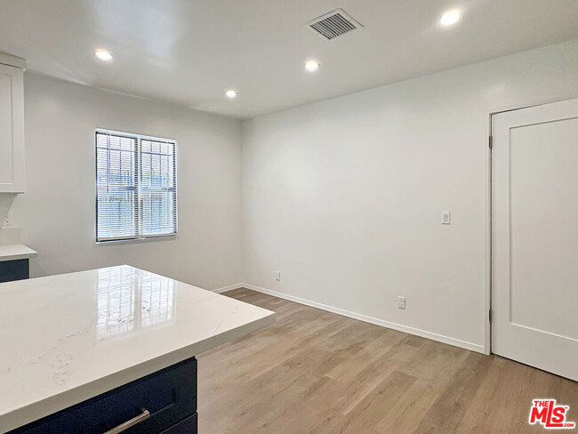 Building Photo - 170 N Orange Dr
