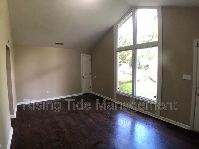 Building Photo - 1200 Birchwood St