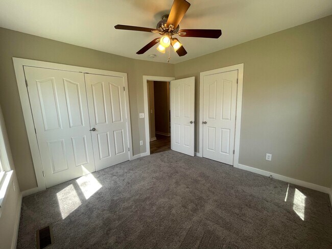 Building Photo - 414 1st Ave