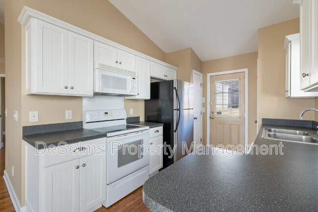 Building Photo - 508 S 12th St