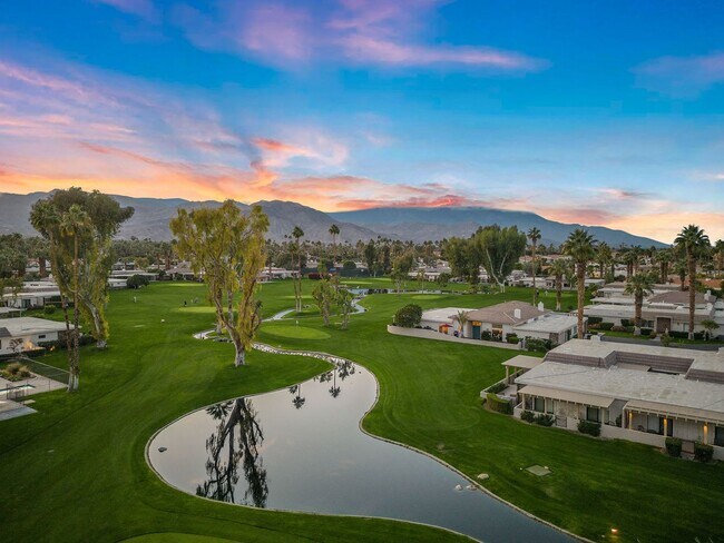 Building Photo - Luxury Golf Course Retreat in Indian Wells