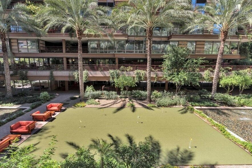 Putting Green - 7137 E Rancho Vista Dr