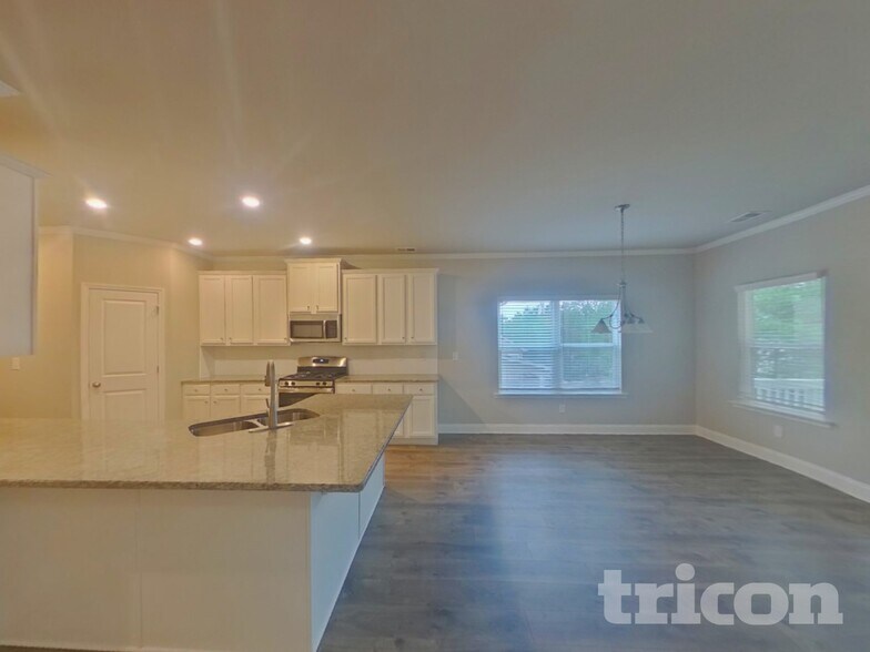 Building Photo - 6206 Baltusrol Terrace