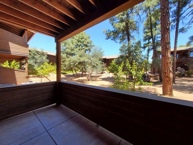 Building Photo - 200 E Malibu Dr