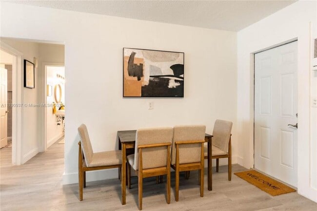 Building Photo - 2 bedroom in Dania Beach FL 33004