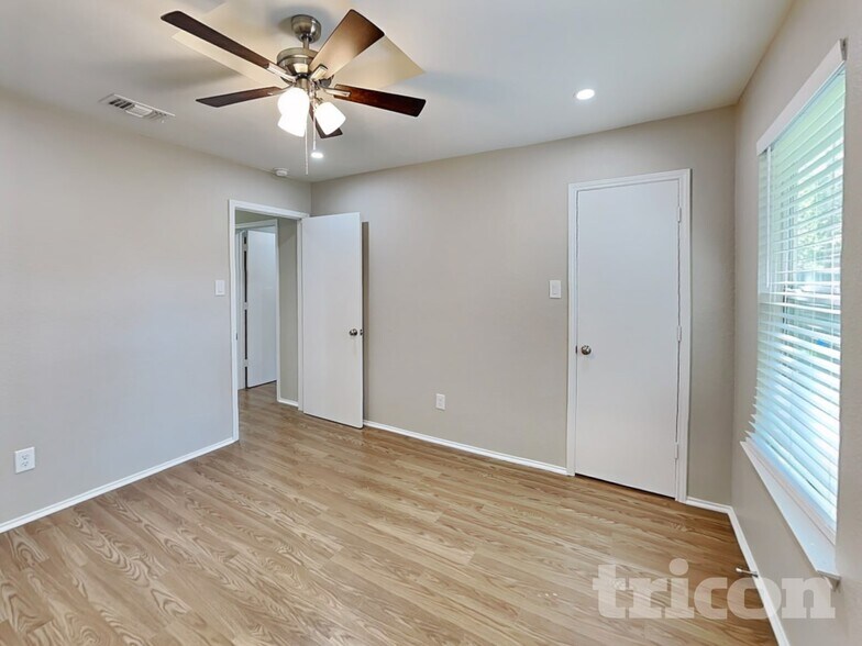 Building Photo - 1109 Glen Creek Dr