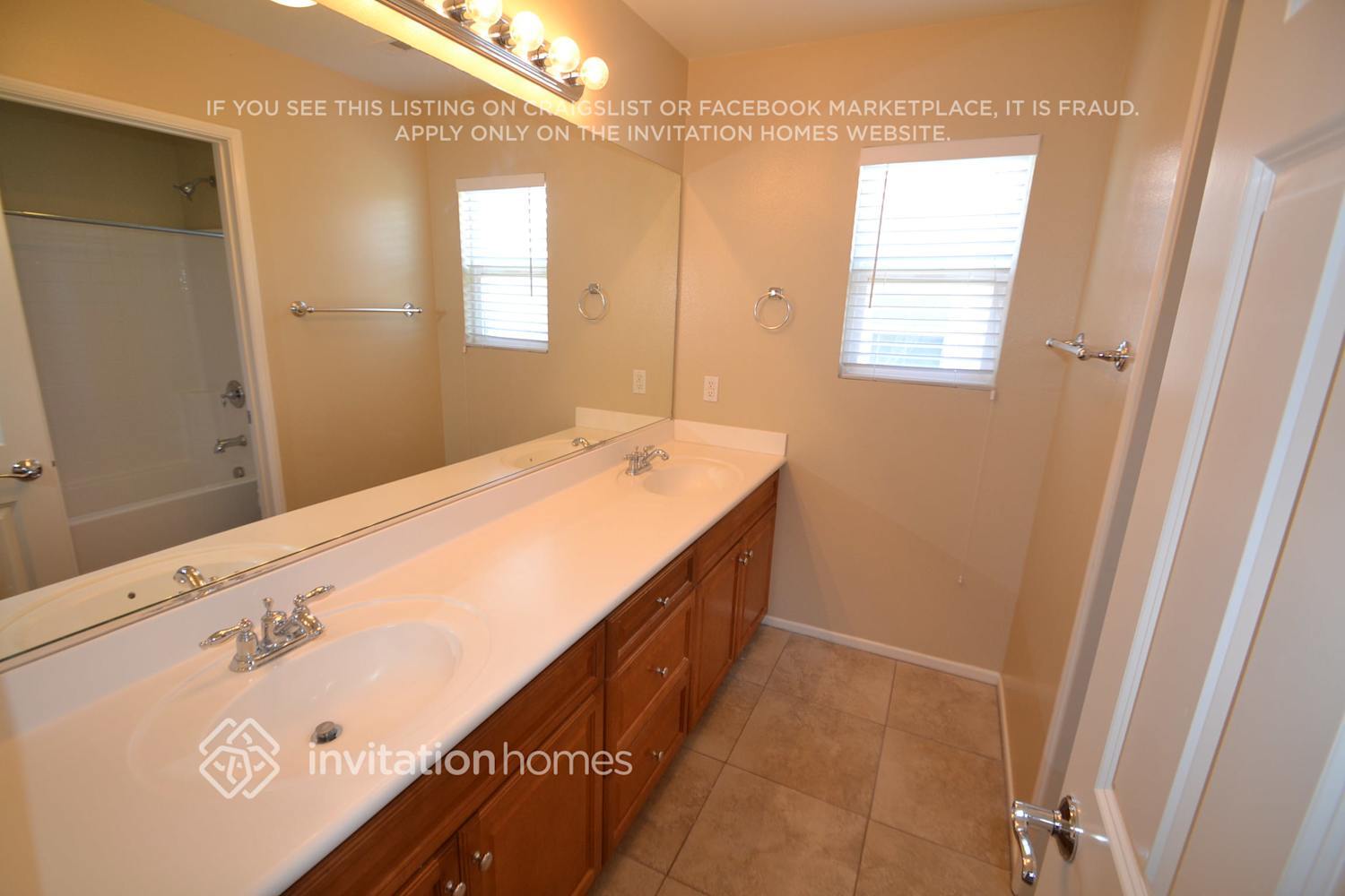 Building Photo - 44338 Raven Ln