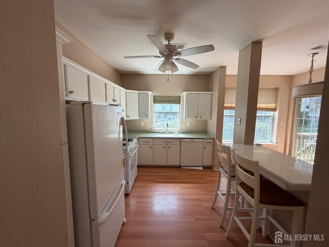 Building Photo - 3081 Cypress Ct