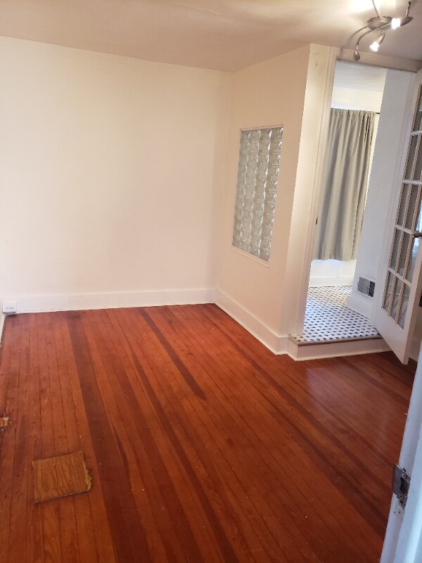 Building Photo - 602 Middle St