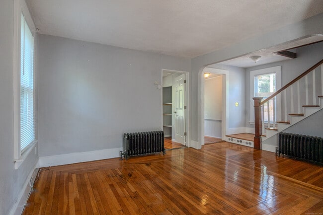 Building Photo - 33 Evergreen Ave