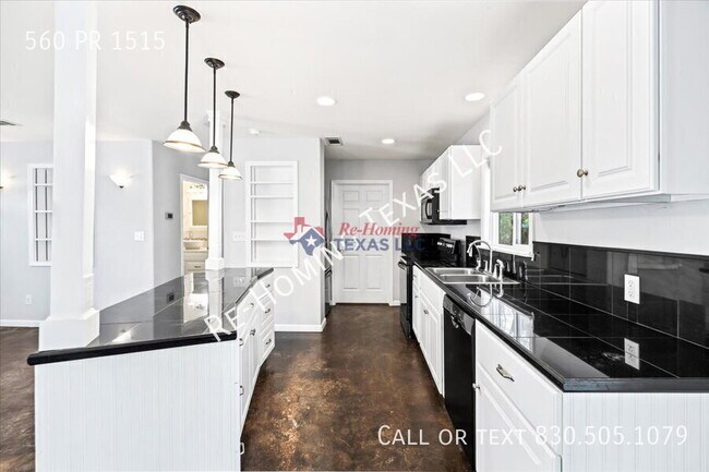 Building Photo - 560 Private Rd 1515
