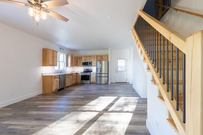 Building Photo - 2045 Southfork Dr