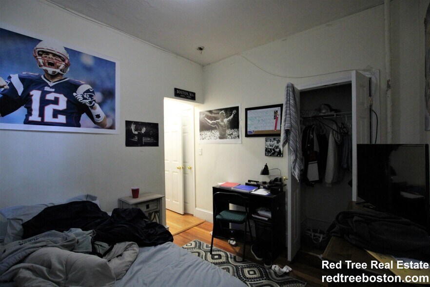 Building Photo - 316 Saint Paul St