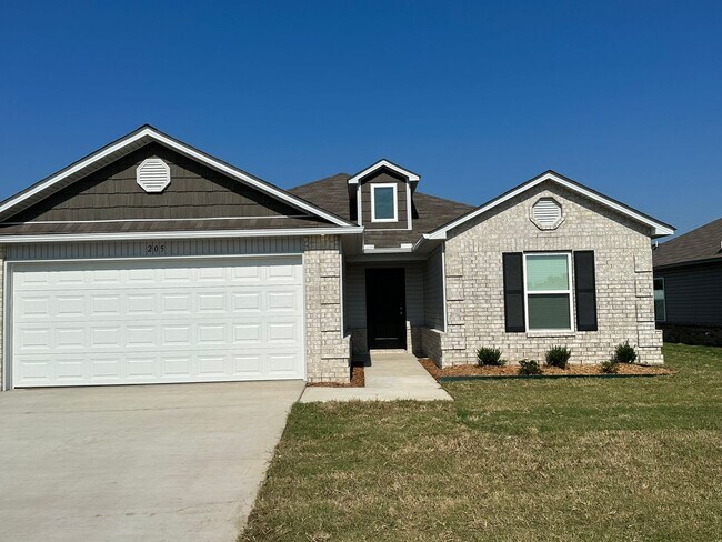 Building Photo - 205 Logan Dr