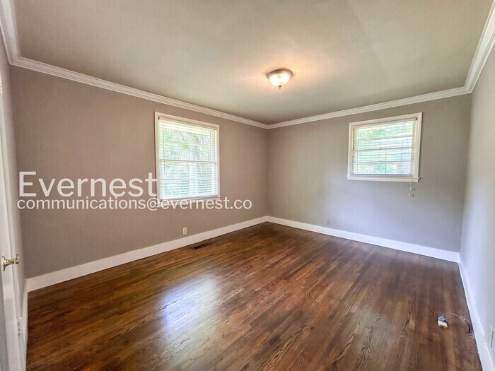 Building Photo - 4908 Briarwood Dr
