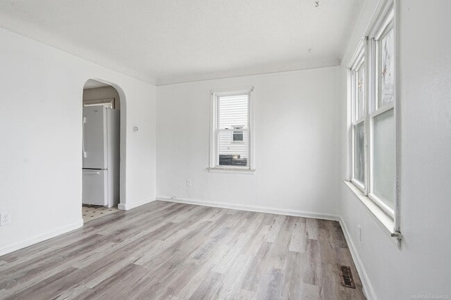 Building Photo - 925 Leland St