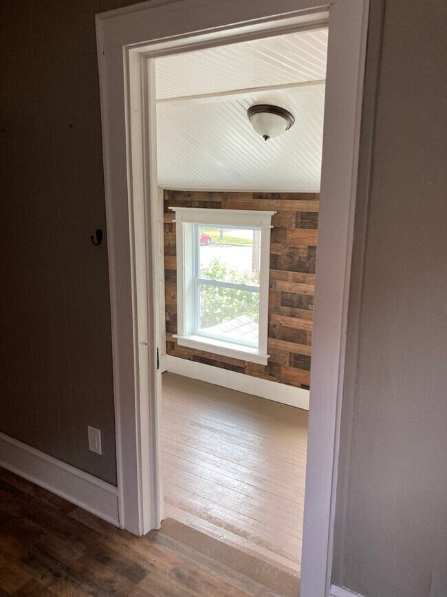 Building Photo - 1320 Otter St