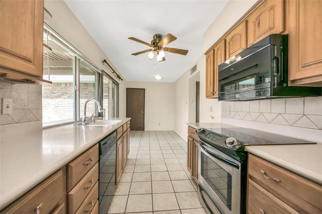 Building Photo - 1525 Meandering Way
