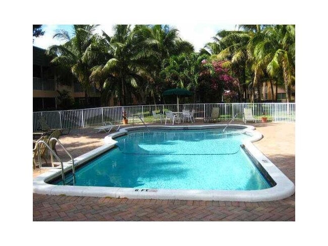 Building Photo - 770 SE 2nd Ave