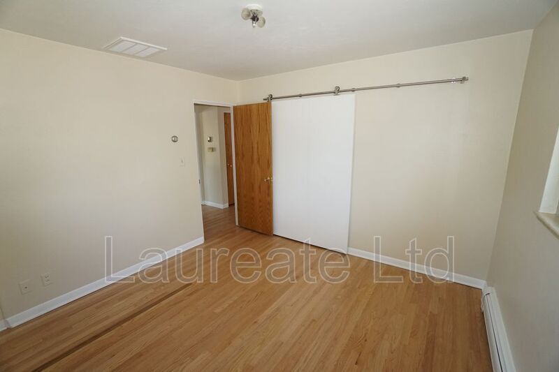 Building Photo - 1003 W Shepperd Ave