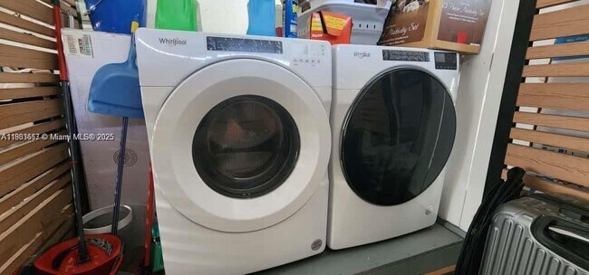 Building Photo - 1828 NW 4th St