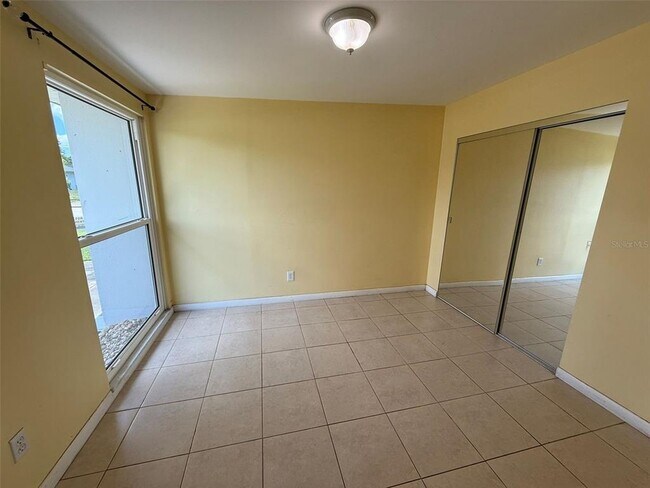 Building Photo - 1294 Preston St