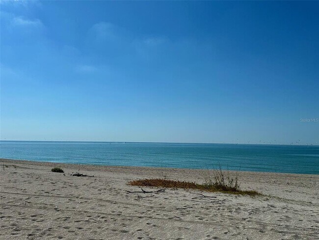 Building Photo - 950 Tarpon Center Dr